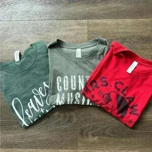 Set of 3 unisex fit tee shirts.  Size large.